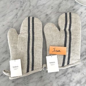 Japanese Sankara kitchen mitt. Buy one, get one free